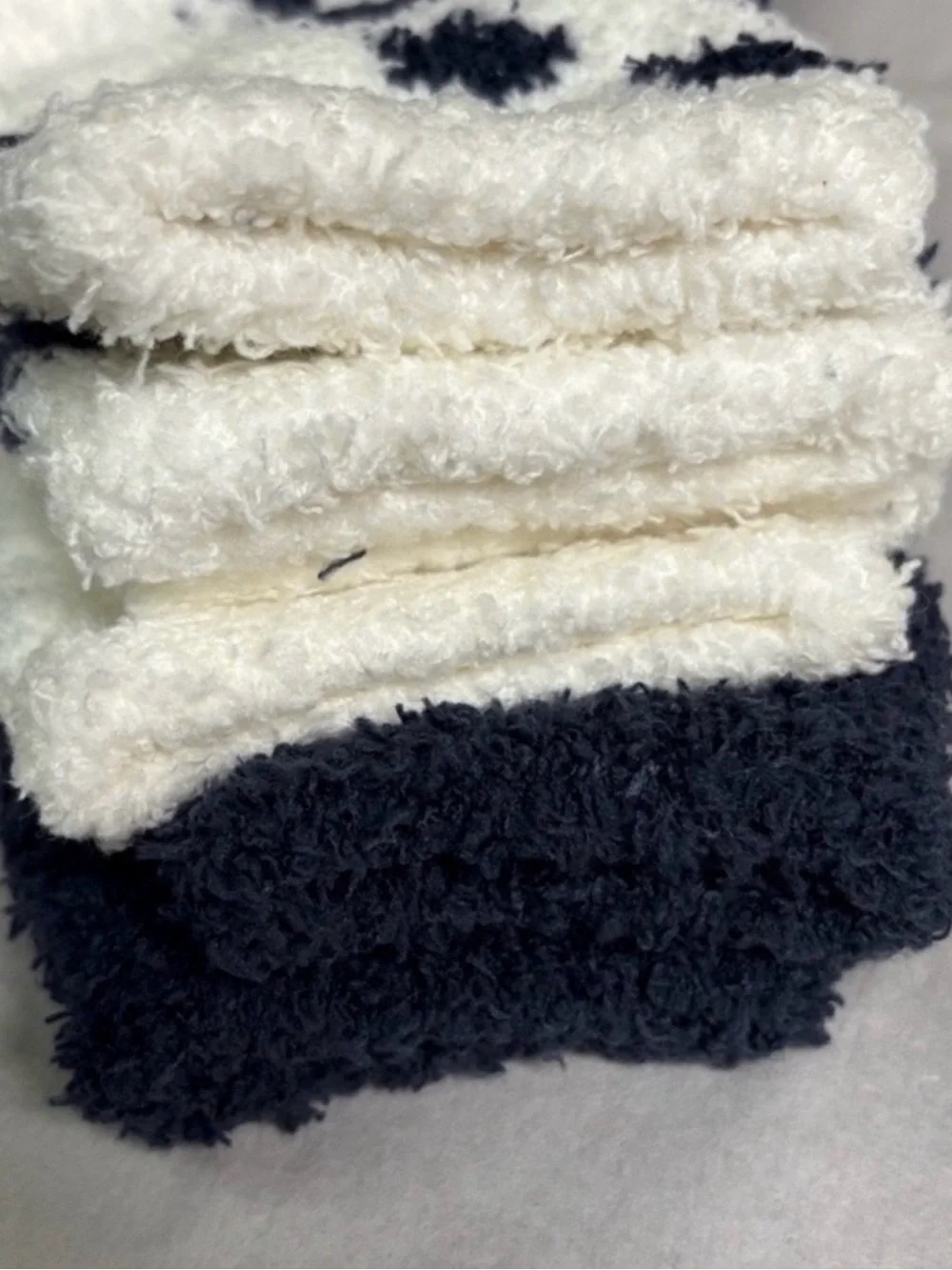 New Halston Socks Women’s 3 Pair Ultra Warm Fuzzy Cozy Plush Socks Casual Soft